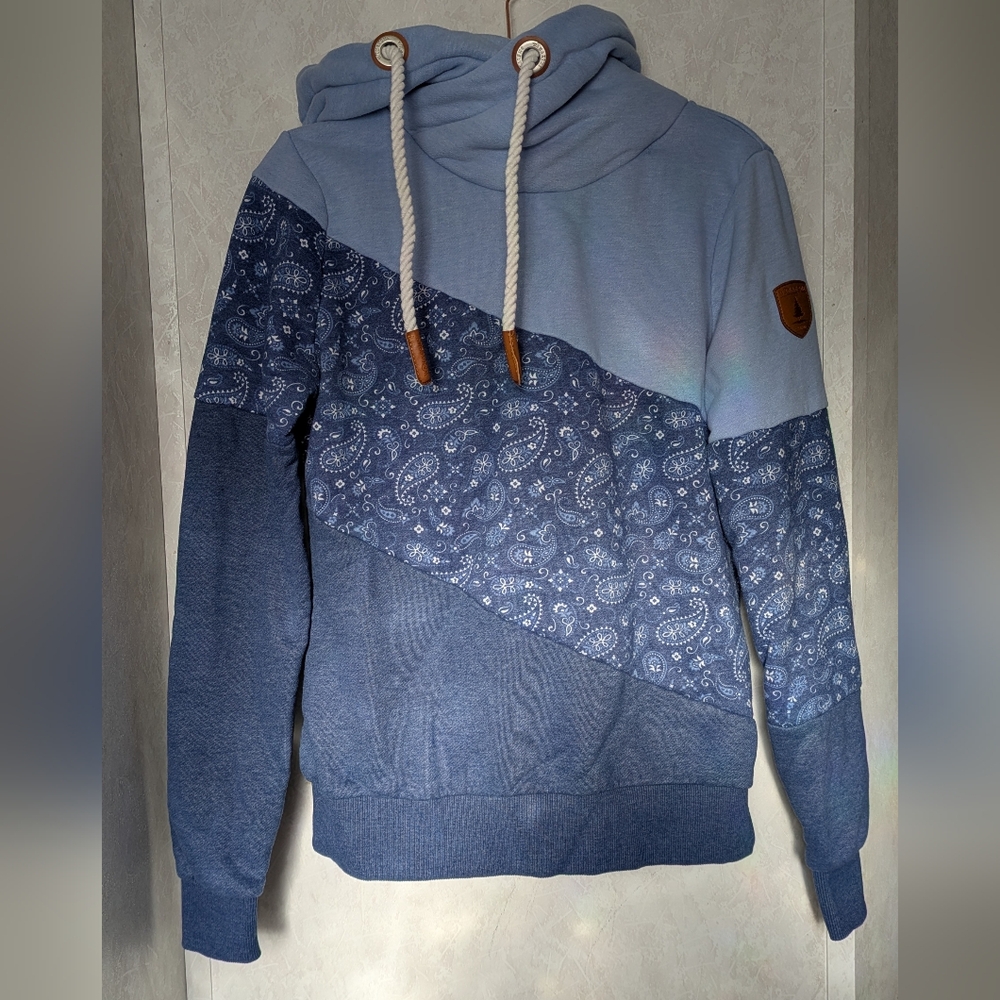 Wanakome Blue Paisley Sweater